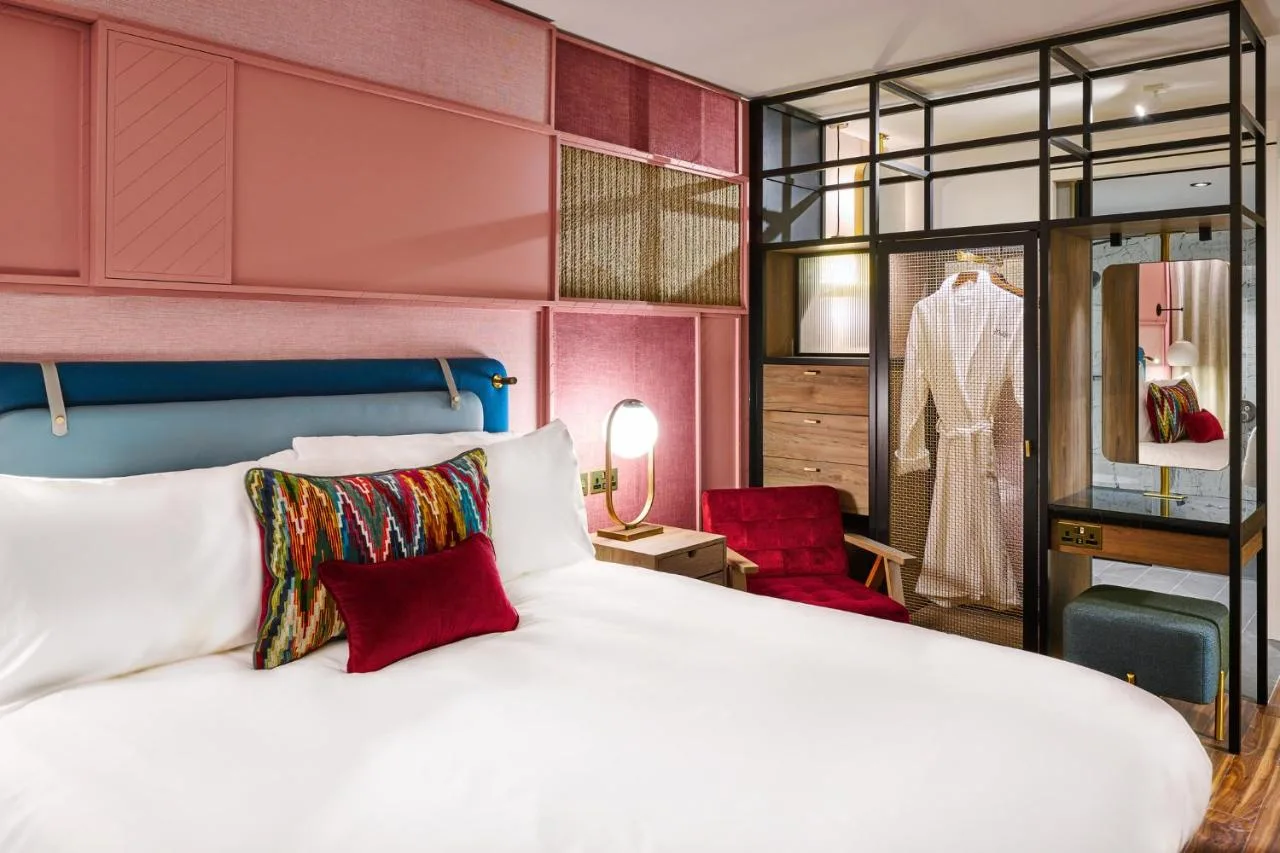 Deluxe Queen Room with Sofa Bed